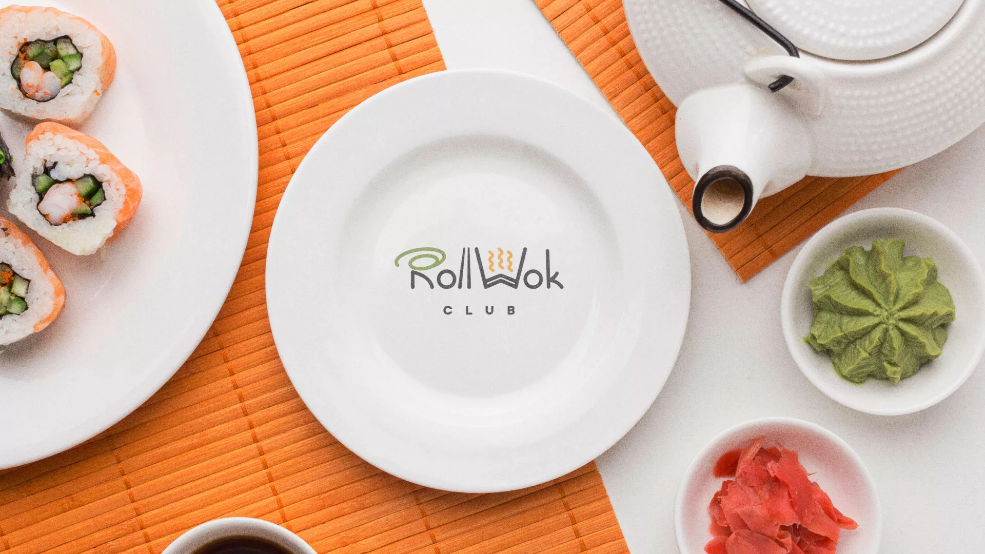 Разработка логотипа и фирменного стиля суши-бара «Roll Wok Club» в Киржаче